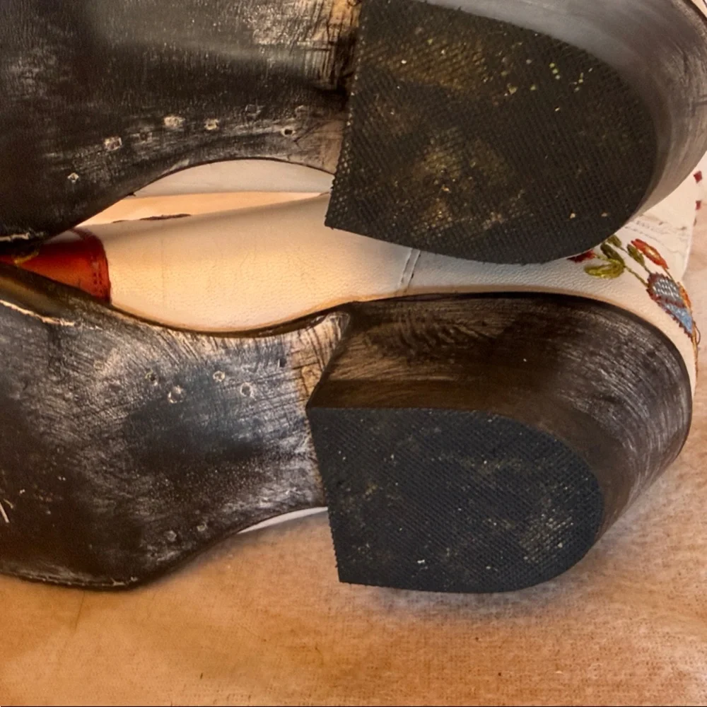 Embroidered Floral Western Boots - Red and Cream - Picture 6 of 7